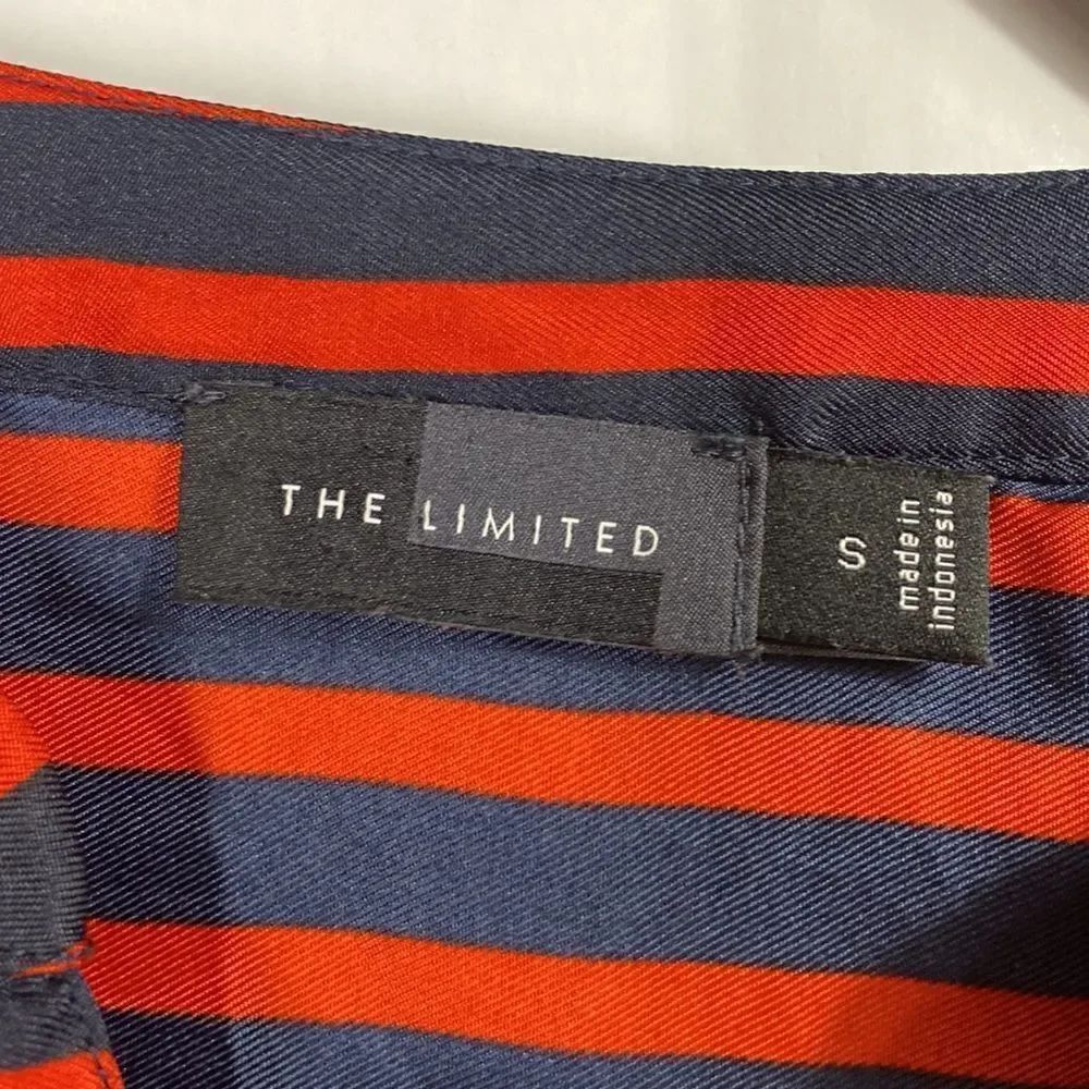 3For$20 The Limited Red/Blue Striped Blouse size small - Picture 2 of 5